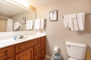 Phoenix Vii 7613 2 Bedroom Condo by Redawning