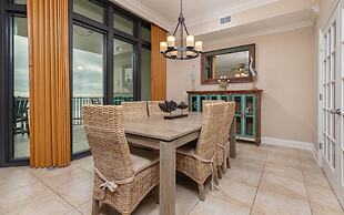 Phoenix West Ii 302 3 Bedroom Condo by Redawning