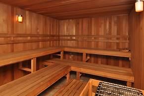 Phoenix West Ii 302 3 Bedroom Condo by Redawning