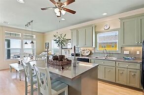 Bella Rossa 3 Bedroom Home by RedAwning