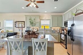 Bella Rossa 3 Bedroom Home by RedAwning