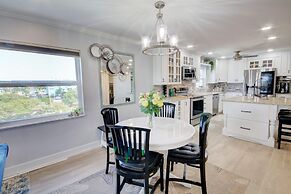 539 El Matador 2 Bedroom Condo by RedAwning