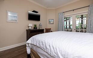 Phoenix West 202 3 Bedroom Condo by Redawning