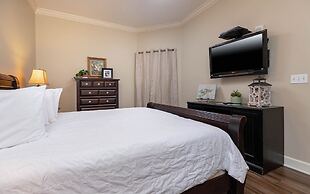 Phoenix West 202 3 Bedroom Condo by Redawning