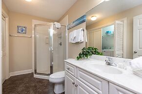 Phoenix West 202 3 Bedroom Condo by Redawning