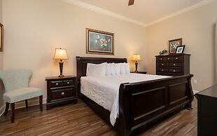 Phoenix West 202 3 Bedroom Condo by Redawning