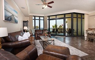 Phoenix West 202 3 Bedroom Condo by Redawning