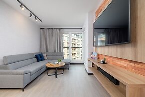 Exquisite Zablocie by Renters Prestige