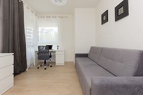 Lopianowa Apartment Warsaw by Renters