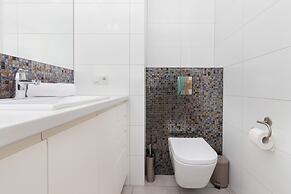 Albatross Towers Apartments by Renters