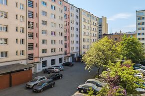 Skwer Kościuszki Apartment by Renters