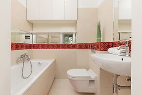 Bałuckiego Apartment Warsaw by Renters