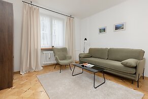 Bałuckiego Apartment Warsaw by Renters