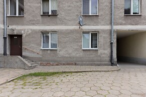 Bałuckiego Apartment Warsaw by Renters