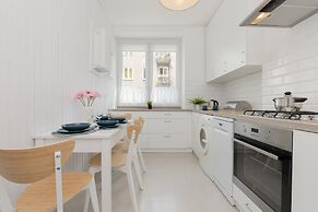 Bałuckiego Apartment Warsaw by Renters