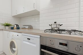 Bałuckiego Apartment Warsaw by Renters