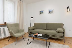 Bałuckiego Apartment Warsaw by Renters