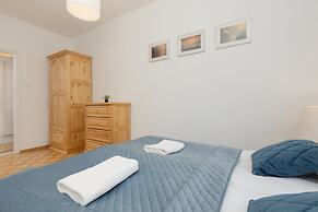 Bałuckiego Apartment Warsaw by Renters