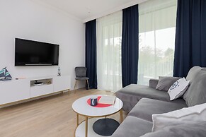 Apartment Redlowo & 2 Bedroom by Renters