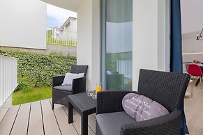 Apartment Redlowo & 2 Bedroom by Renters