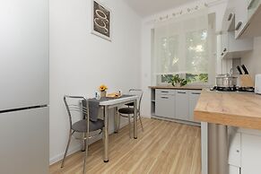 Bright Apartment Wola by Renters