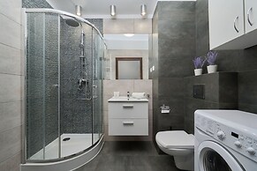 Odra Tower Apartment Wrocław by Renters