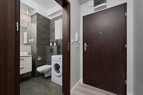 Odra Tower Apartment Wrocław by Renters