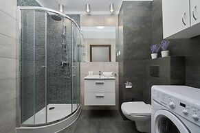 Odra Tower Apartment Wrocław by Renters