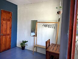 Rooms & Pool Macaws