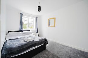 House-sleeps7-parking-garden-sportschannels