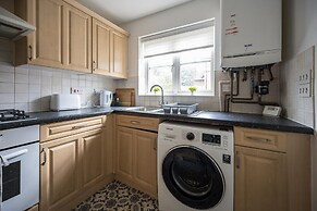 House-sleeps7-parking-garden-sportschannels