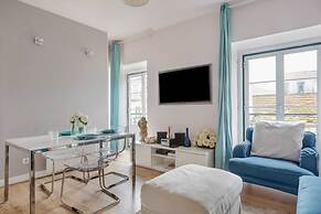Charming Bright Apartment in Lisbon