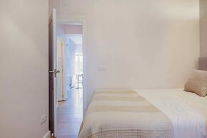 Charming Bright Apartment in Lisbon
