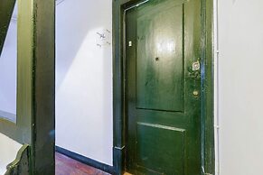 Charming Bright Apartment in Lisbon