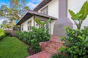 Roami at Downtown Retreat