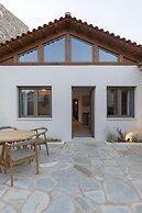 Lichnos Luxury Suites Stoa