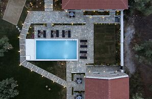 Lichnos Luxury Suites Stoa