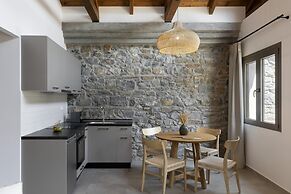 Lichnos Luxury Suites Stoa