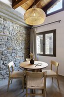 Lichnos Luxury Suites Stoa