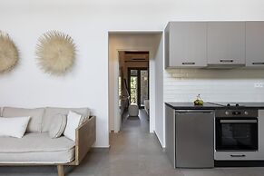 Lichnos Luxury Suites Stoa