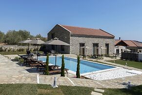 Lichnos Luxury Suites Stoa
