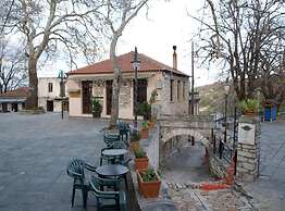 Nikolaou Apartments Upper Floor