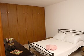 Nikolaou Apartments Upper Floor