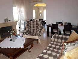 Amaryllis Apartment in Volos