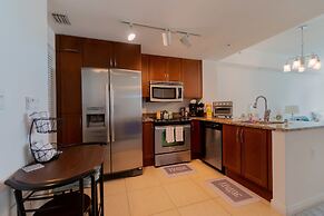 314s Nautical Beach Suite - 2 Beds!, Pools, Jacuzzi, Beach, Shops & Do