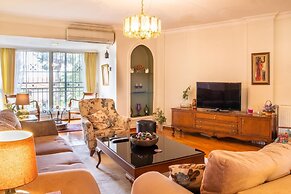 Spacious Detached House With Garden in Izmir