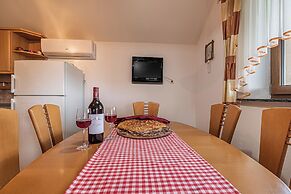 Vineyard Cottage Ucman