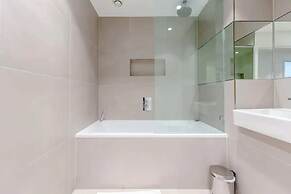 Modern 2BD Flat With a Balcony - Wandsworth