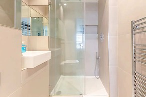 Modern 2BD Flat With a Balcony - Wandsworth