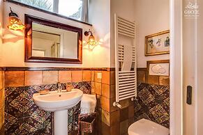 Villa Rococo - Luxury Period Villa With Pool and sea Views